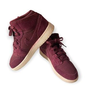 Air Jordan 1 Mid Bordeaux